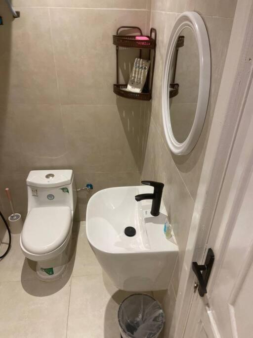 Apartment بصالة وغرفة نوم وموقع مميز